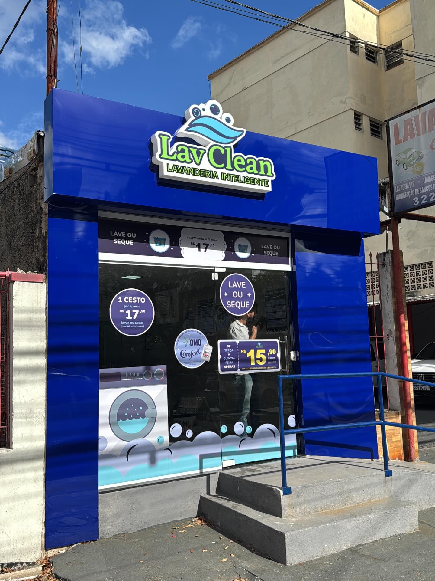 Fachada real da Lav Clean na Avenida Marechal Campos, em Vitória